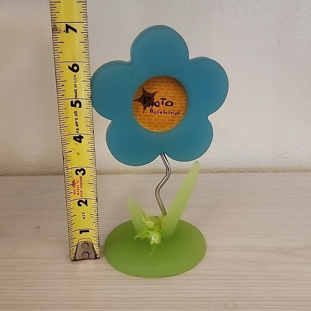 Flower shaped photo frame